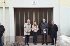 Stolpersteine-Schuelerin-beim-Vortragen-Foto-Lewis-Lieu