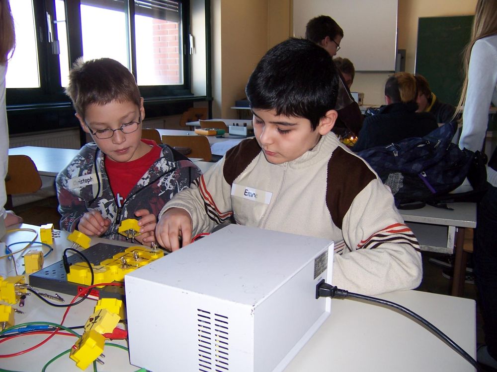 Volksschule zu Besuch im Realgymnasium