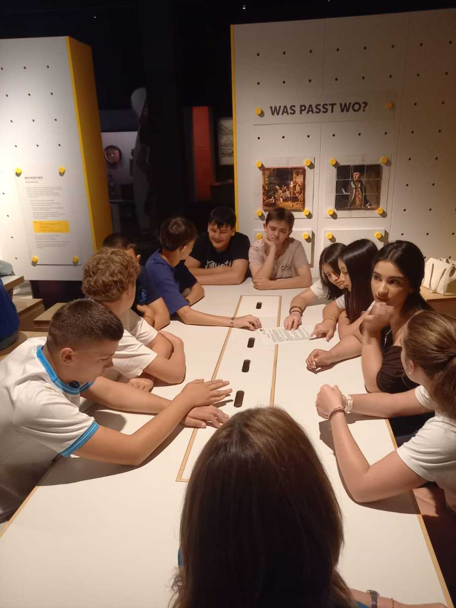 „Kinder des Krieges“ – Rundgang durch die Ausstellung im Museum NÖ